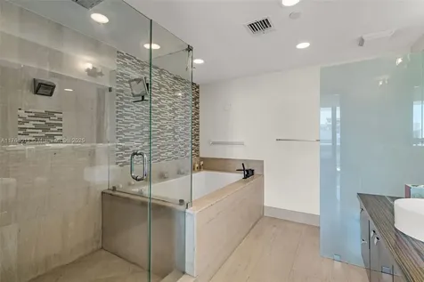 5875 Collins Avenue Miami Beach FL 33140