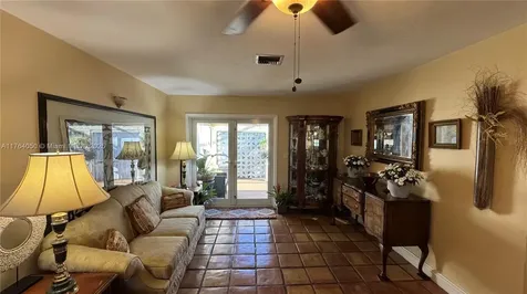 8720 SW 192nd Terrace Cutler Bay FL 33157