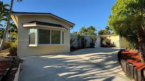 8720 SW 192nd Terrace Cutler Bay FL 33157