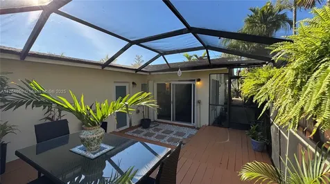 8720 SW 192nd Terrace Cutler Bay FL 33157