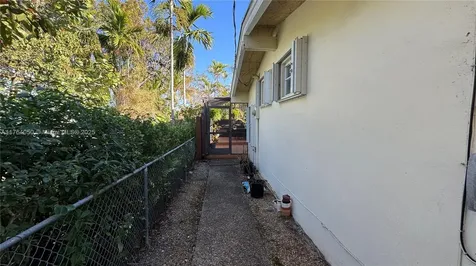 8720 SW 192nd Terrace Cutler Bay FL 33157