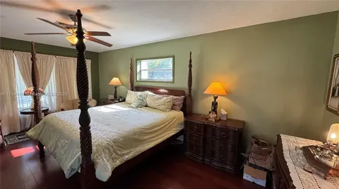 8720 SW 192nd Terrace Cutler Bay FL 33157