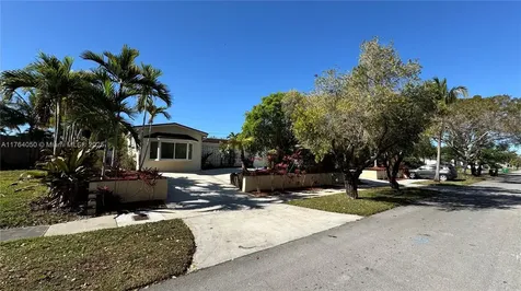 8720 SW 192nd Terrace Cutler Bay FL 33157