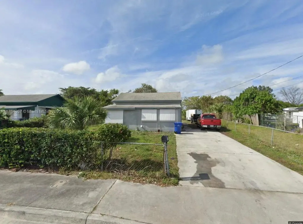 3021 Avenue J Riviera Beach FL 33404