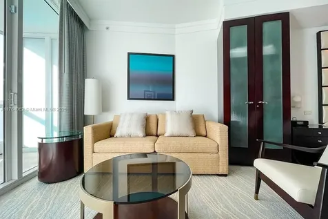 4391 Collins Avenue Miami Beach FL 33140
