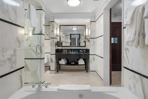 4391 Collins Avenue Miami Beach FL 33140
