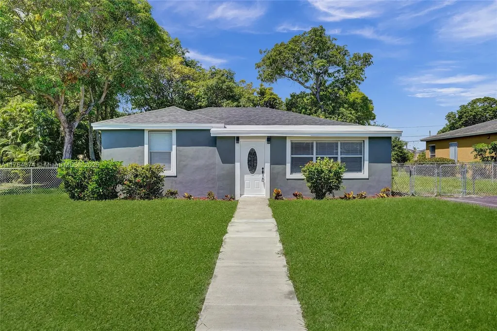 228 NW 14th Avenue Delray Beach FL 33444