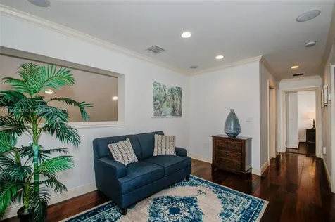 16461 NE 34th Avenue North Miami Beach FL 33160