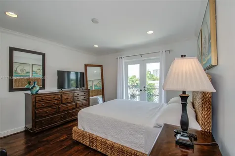 16461 NE 34th Avenue North Miami Beach FL 33160