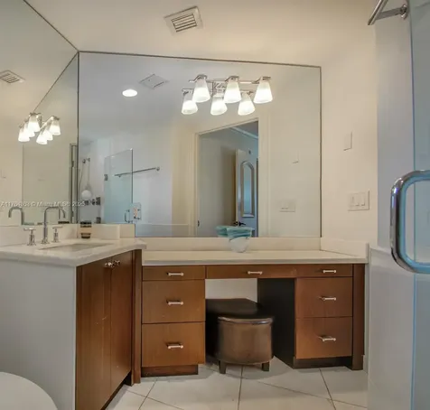 16461 NE 34th Avenue North Miami Beach FL 33160