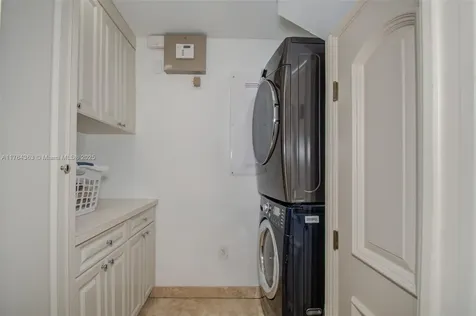 16461 NE 34th Avenue North Miami Beach FL 33160