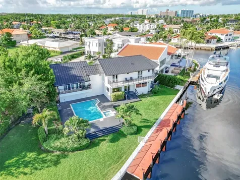 16461 NE 34th Avenue North Miami Beach FL 33160
