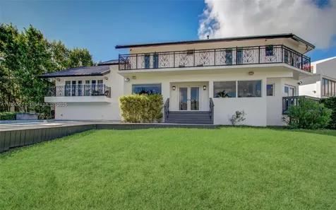 16461 NE 34th Avenue North Miami Beach FL 33160