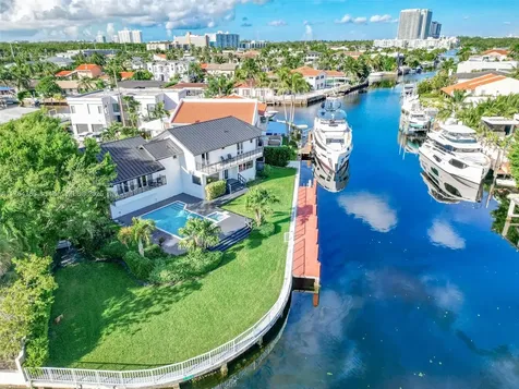 16461 NE 34th Avenue North Miami Beach FL 33160