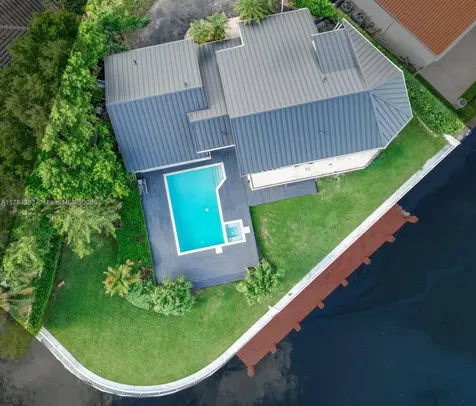 16461 NE 34th Avenue North Miami Beach FL 33160