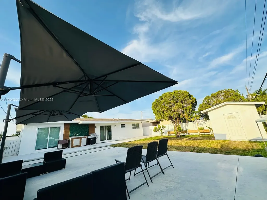 8320 Taft Street Pembroke Pines FL 33024