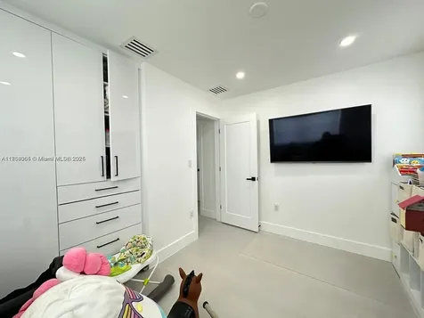 8320 Taft Street Pembroke Pines FL 33024