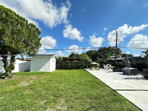 8320 Taft Street Pembroke Pines FL 33024