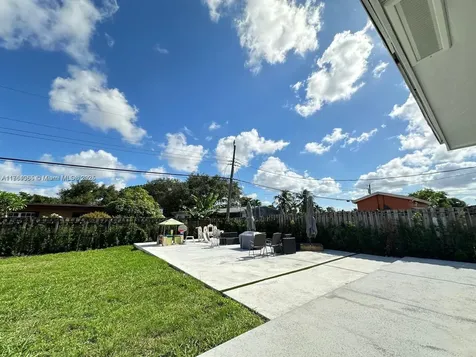 8320 Taft Street Pembroke Pines FL 33024