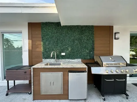 8320 Taft Street Pembroke Pines FL 33024