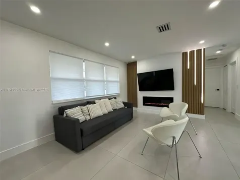 8320 Taft Street Pembroke Pines FL 33024
