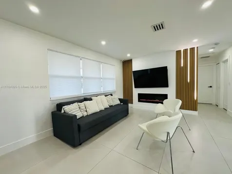 8320 Taft Street Pembroke Pines FL 33024