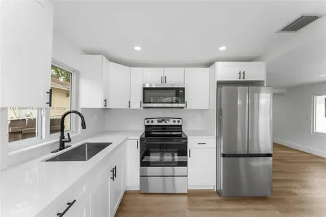 4202 NW 31st Avenue Miami FL 33142