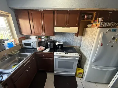 417 NW 84th Street Miami FL 33150