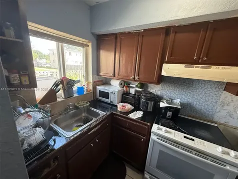 417 NW 84th Street Miami FL 33150