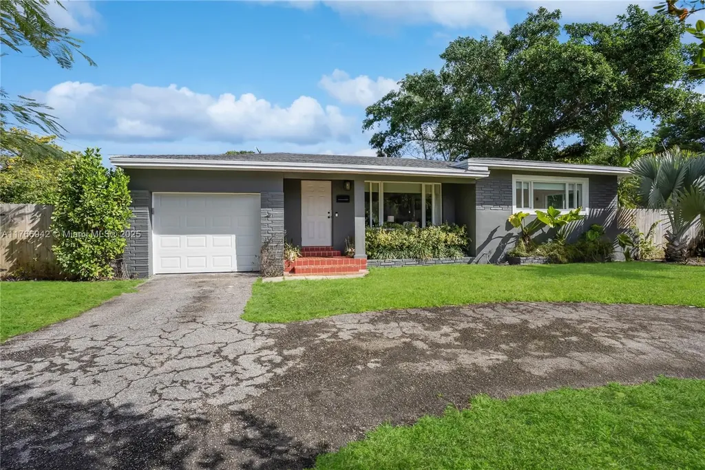 185 NW 115th Street Miami FL 33168