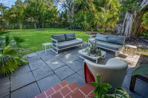 185 NW 115th Street Miami FL 33168