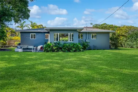 185 NW 115th Street Miami FL 33168