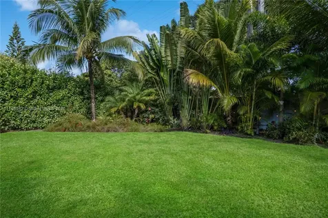 185 NW 115th Street Miami FL 33168
