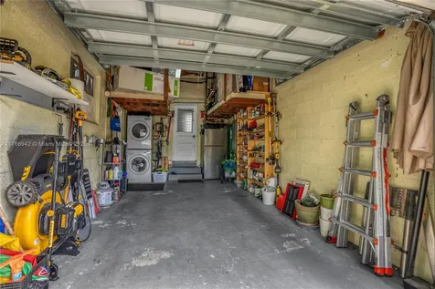 185 NW 115th Street Miami FL 33168