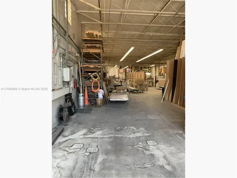 1677 W 31st Place Hialeah FL 33012
