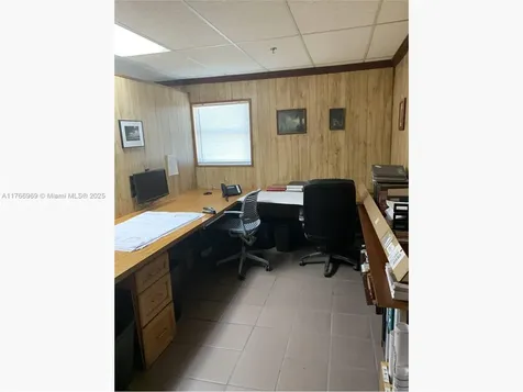 1677 W 31st Place Hialeah FL 33012