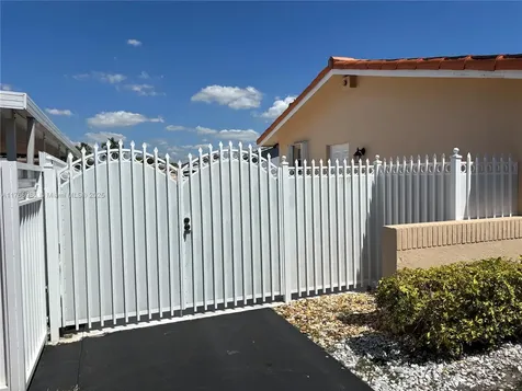 10275 SW 26th Terrace Miami FL 33165