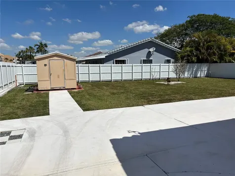 10275 SW 26th Terrace Miami FL 33165