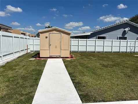 10275 SW 26th Terrace Miami FL 33165