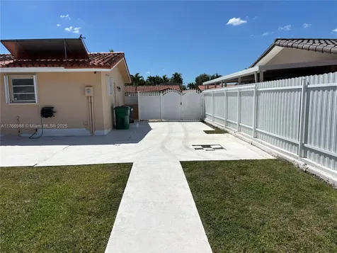 10275 SW 26th Terrace Miami FL 33165