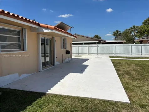 10275 SW 26th Terrace Miami FL 33165