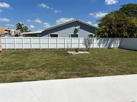 10275 SW 26th Terrace Miami FL 33165