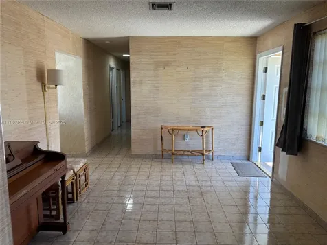 10275 SW 26th Terrace Miami FL 33165
