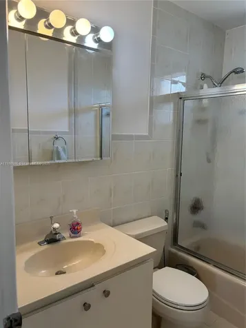 10275 SW 26th Terrace Miami FL 33165