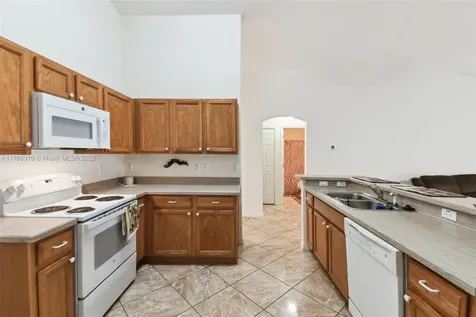 939 Van Loon Court Kissimmee FL 34758