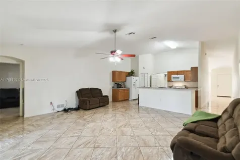 939 Van Loon Court Kissimmee FL 34758