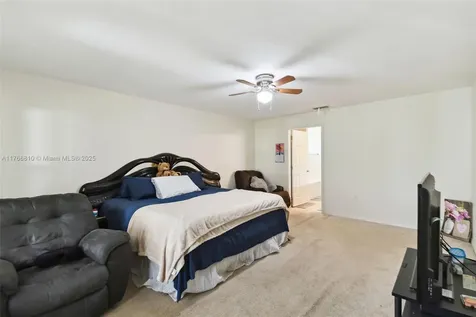 939 Van Loon Court Kissimmee FL 34758