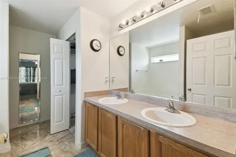 939 Van Loon Court Kissimmee FL 34758