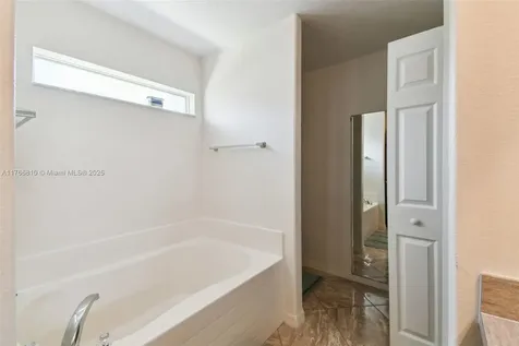 939 Van Loon Court Kissimmee FL 34758