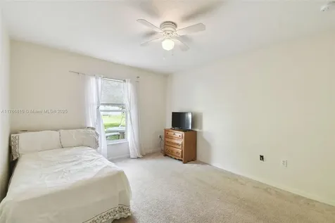939 Van Loon Court Kissimmee FL 34758